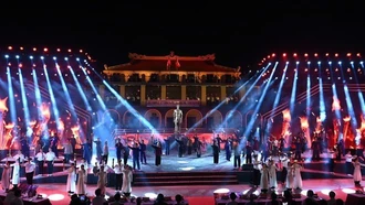 Lãnh đạo Đảng, Nhà nước dự cầu truyền hình kỷ niệm 85 năm Ngày Bác Hồ về nước trực tiếp lãnh đạo cách mạng Việt Nam