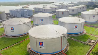 Thủ tướng yêu cầu nghiên cứu nâng dự trữ xăng dầu lên 90 ngày nhập khẩu