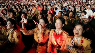 Hai ngày liên tiếp, các concert quốc gia đón tổng 100.000 lượt khán giả