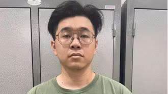 Tạm giữ hình sự đối tượng hành hung phụ nữ tại sảnh thang máy chung cư ở Hà Nội