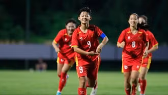 Malaysia lấy bóng đá nữ Việt Nam để cảnh báo chính sách nhập tịch tràn lan