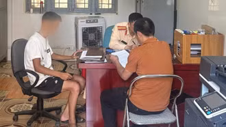 Công an tỉnh Lào Cai xử lý đối tượng bốc đầu xe máy điện, quay clip đăng lên mạng xã hội