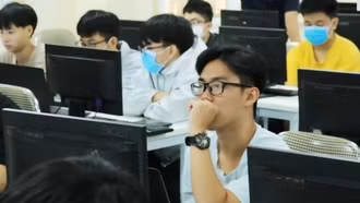 Lao động nên chủ động học AI để tránh nguy cơ thất nghiệp