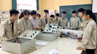 80% học sinh trường nghề muốn học văn hóa THPT: Kiến nghị cho phép dạy ngay tại trường