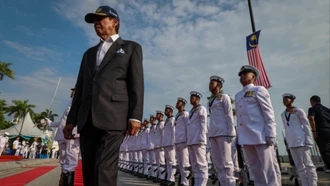 Hơn 40.000 người tham dự Lễ diễu binh đường phố của Hải quân ASEAN