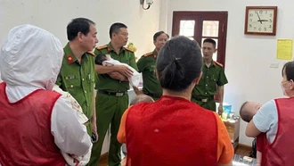 Số phận pháp lý của 11 trẻ được giải cứu khỏi đường dây mang thai hộ
