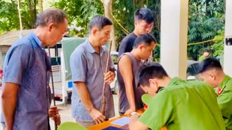 Công an xã Xuân Quang thu hồi 33 vũ khí tự chế