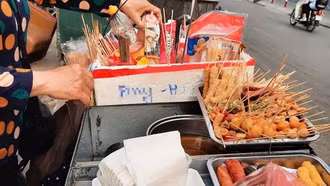 Đề xuất phạt đến 4 triệu đồng với hành vi không đeo găng tay, không cắt móng tay… khi bán thức ăn