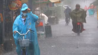 Xuất hiện áp thấp trên Biển Đông, cảnh báo mưa dông diện rộng ngày 16/9