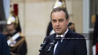 Tân Thủ tướng Pháp nhậm chức, cam kết thay đổi căn bản chính sách