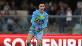 Vượt qua De Gea, thủ môn Indonesia lập thành tích ấn tượng tại Serie A