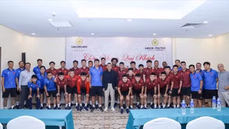 HLV Kim Sang Sik tự tin giành chiến thắng trước tuyển Lào