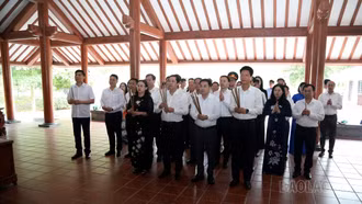 Tháng Bảy tri ân