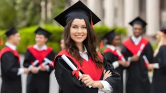 Số giấy phép du học Canada giảm mạnh sau khi áp mức trần thị thực