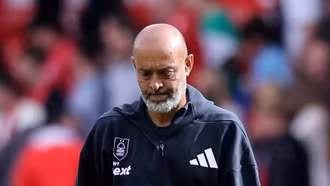 Huấn luyện viên đầu tiên của Ngoại hạng Anh 2025/2026 mất việc