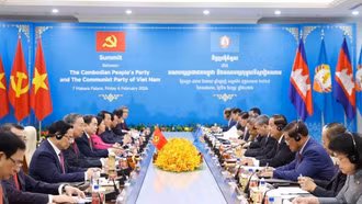 Cuộc gặp giữa Bộ Chính trị Đảng Cộng sản Việt Nam và Ban Thường vụ Trung ương Đảng Nhân dân Campuchia