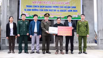 Xã Bát Xát bàn giao nhà ở trong "Chiến dịch Quang Trung"