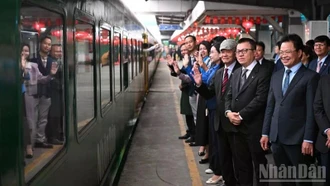 Báo Nhân Dân ra mắt "Chuyến tàu hạnh phúc": Hành trình nhân văn chào Xuân mới