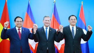 Thủ tướng Phạm Minh Chính làm việc với Thủ tướng Campuchia và Thủ tướng Lào