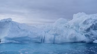 Khoảng 60% các thềm băng lớn của Nam Cực có thể bị mất ổn định vào năm 2300