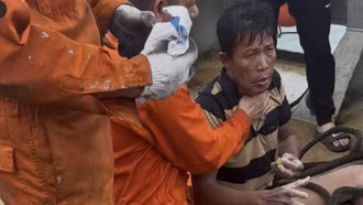 Cứu sống được 1 trong 3 người mất tích ở khu vực biển Lý Sơn, tỉnh Quảng Ngãi