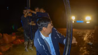 Xuyên đêm cứu hồ thủy lợi 1,7 triệu m3 nguy cơ vỡ ở Lâm Đồng