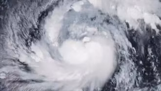 Bão chồng bão, Philippines cảnh báo nguy hiểm