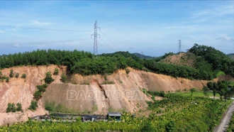Đào taluy gây mất an toàn cho công trình truyền tải điện