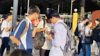 Áp lực học tập: 'Sát thủ vô hình' của sức khỏe tinh thần học sinh