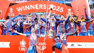 Crystal Palace mất suất Europa League vì không đọc mail từ UEFA