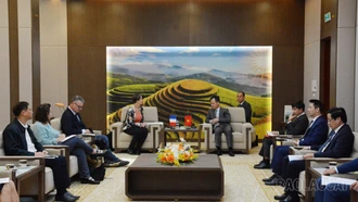 Phó Chủ tịch UBND tỉnh Nguyễn Thành Sinh tiếp xã giao Đoàn công tác Nouvelle-Aquitaine (Pháp)