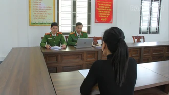 Công an phường Cam Đường xử phạt hành vi chia sẻ nội dung phản cảm trên không gian mạng