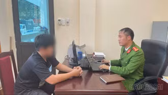 Công an xã Bảo Nhai kịp thời phát hiện học sinh có dấu hiệu tự chế pháo nổ