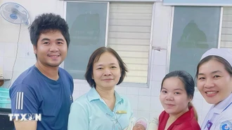 Thành công hiếm gặp trong việc trì hoãn sinh bé thứ 2 trong song thai