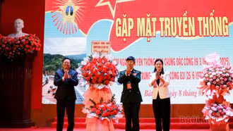 Gặp mặt kỷ niệm ngày truyền thống Trung đoàn 821