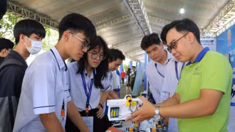 Chọn ngành thời AI: "Vùng an toàn" nằm ở năng lực thích ứng