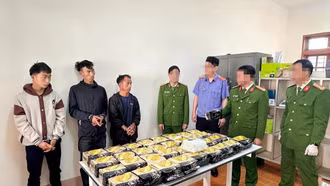 Triệt phá đường dây ma túy xuyên biên giới, thu hơn 34 kg ma túy và súng đã lên nòng