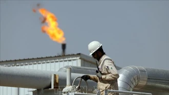 Tắc nghẽn tại eo biển Hormuz, các quốc gia vùng Vịnh cắt giảm sản lượng dầu