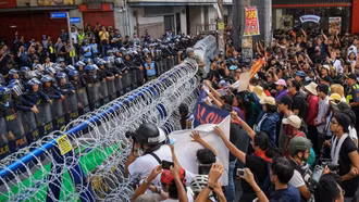 Biểu tình liên tiếp nổ ra, Tổng thống Philippines Marcos chịu sức ép chưa từng có