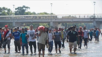 Mỹ tạm dừng toàn bộ hồ sơ xin nhập cư của công dân 19 quốc gia