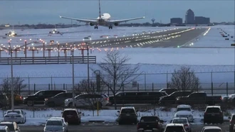 Hàng nghìn chuyến bay tại Mỹ bị hoãn, hủy do bão tuyết sau Lễ Tạ ơn