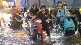 Triều cường vùng ven biển Bắc Bộ giảm chậm, cảnh báo ngập úng kéo dài 4-8 giờ mỗi ngày