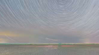 Trái Đất đang quay nhanh hơn, lo ngại rủi ro do 'giây nhuận âm'