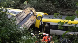 Tàu hỏa trật bánh ở Đức, hơn 50 người thương vong