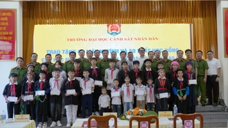 Trường Đại học Cảnh sát nhân dân tổ chức Chương trình “Ấm áp nghĩa tình - Vùng cao yêu thương” tại tỉnh Lào Cai