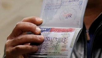 Mỹ tăng phí visa thêm 250 USD, ngành du lịch toàn cầu phản đối dữ dội