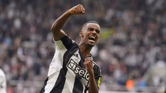 Isak đòi chia tay Newcastle, Liverpool sẵn sàng nổ 'bom tấn' thứ 3