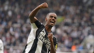 Isak đòi chia tay Newcastle, Liverpool sẵn sàng nổ 'bom tấn' thứ 3