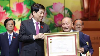 Anh hùng Lao động tuổi 90 ở Lào Cai: Sức khỏe còn tốt thì không việc gì tôi phải nghỉ làm