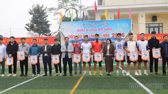 Khai mạc Giải bóng đá nam xã Bảo Yên chào đón năm mới 2026